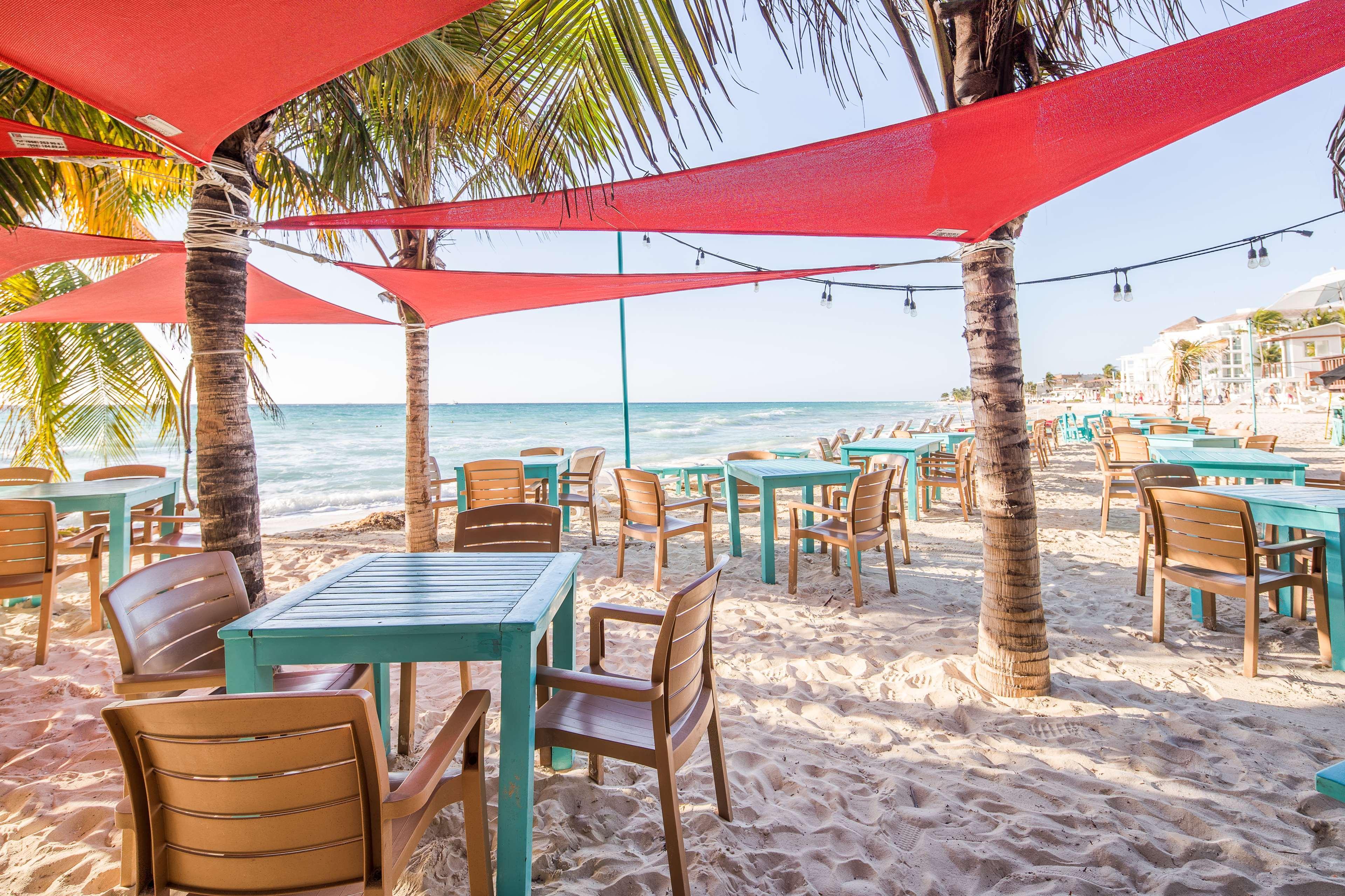 Hotel Wyndham Garden Playa del Carmen Exterior foto Beach bar in Playa del Carmen, Mexico
