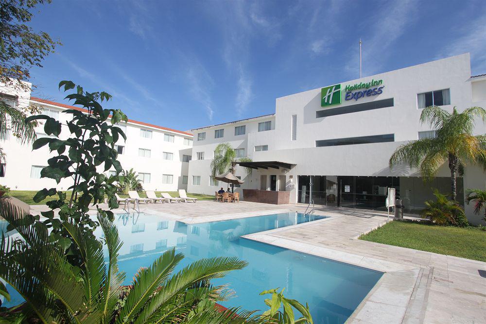 Hotel Wyndham Garden Playa del Carmen Exterior foto Holiday Inn Express in Cancun, Mexico